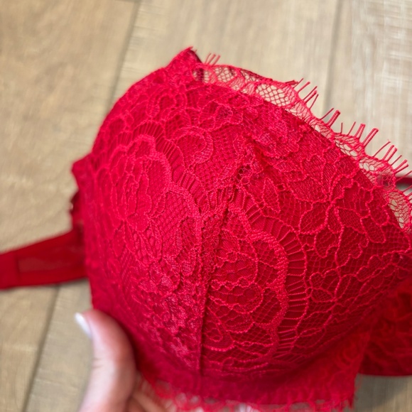 PINK Victoria Secret Red Lace Bra - Picture 2 of 7